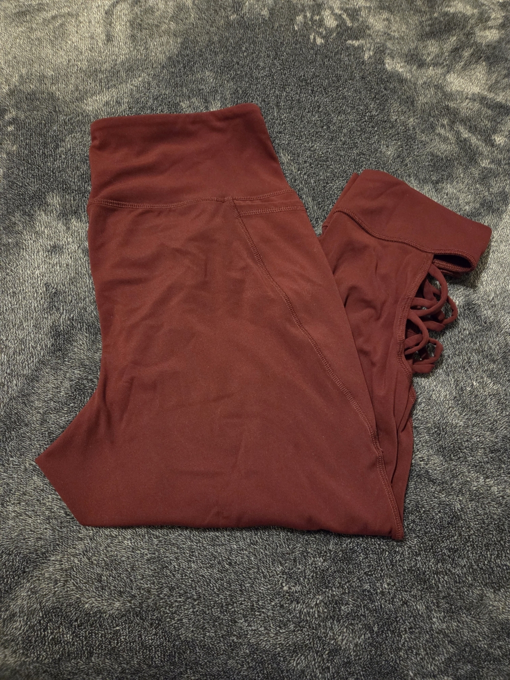 Livi High-Waist Crisscross Leggings in Deep Wine
